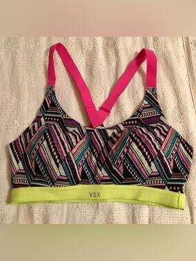 Victoria's Secret VSX Lightweight Sports Bra, Size 34B